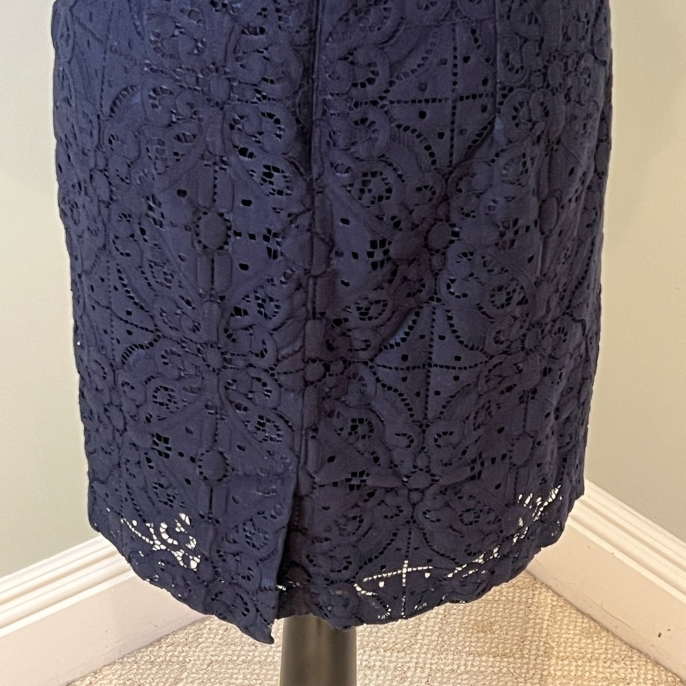 Banana Republic Navy Lace Sheath Dress | Size 6 | Zipper Back | Like New - Picture 4 of 13
